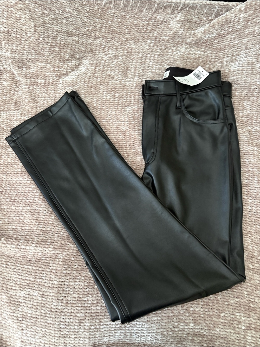 Abercrombie & Fitch Straight Leg Pants in Black